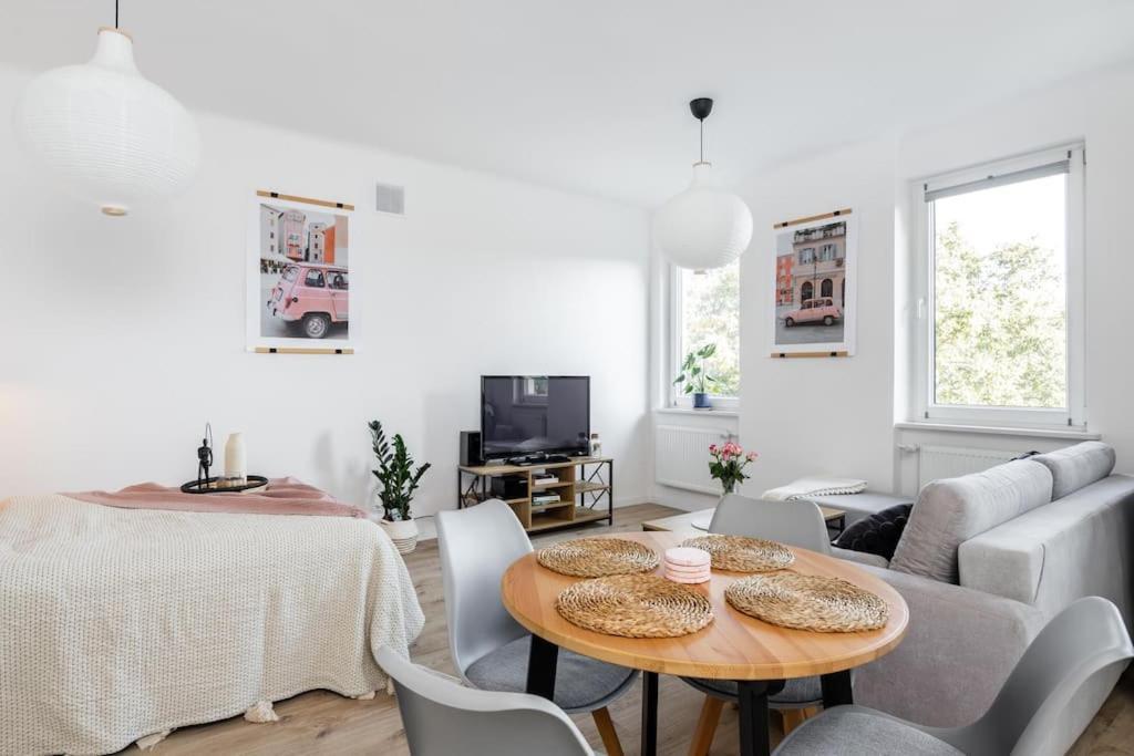 Ciche Studio, Blisko Metra Politechnika, Parking Apartamento Varsóvia Exterior foto